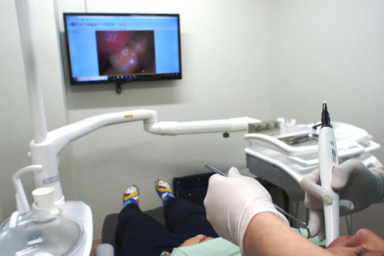 診療室/説明用モニター